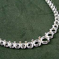 Blank 3 Prong Riviere Necklace Mounting in Platinum for Round Diamonds